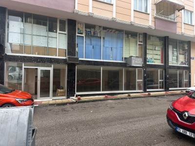 CENGİZ TOPEL CADDESİ ÜSTÜNDE ARAÇ İNSAN TRAFĞİ OLAN 250m2 DÜKKN